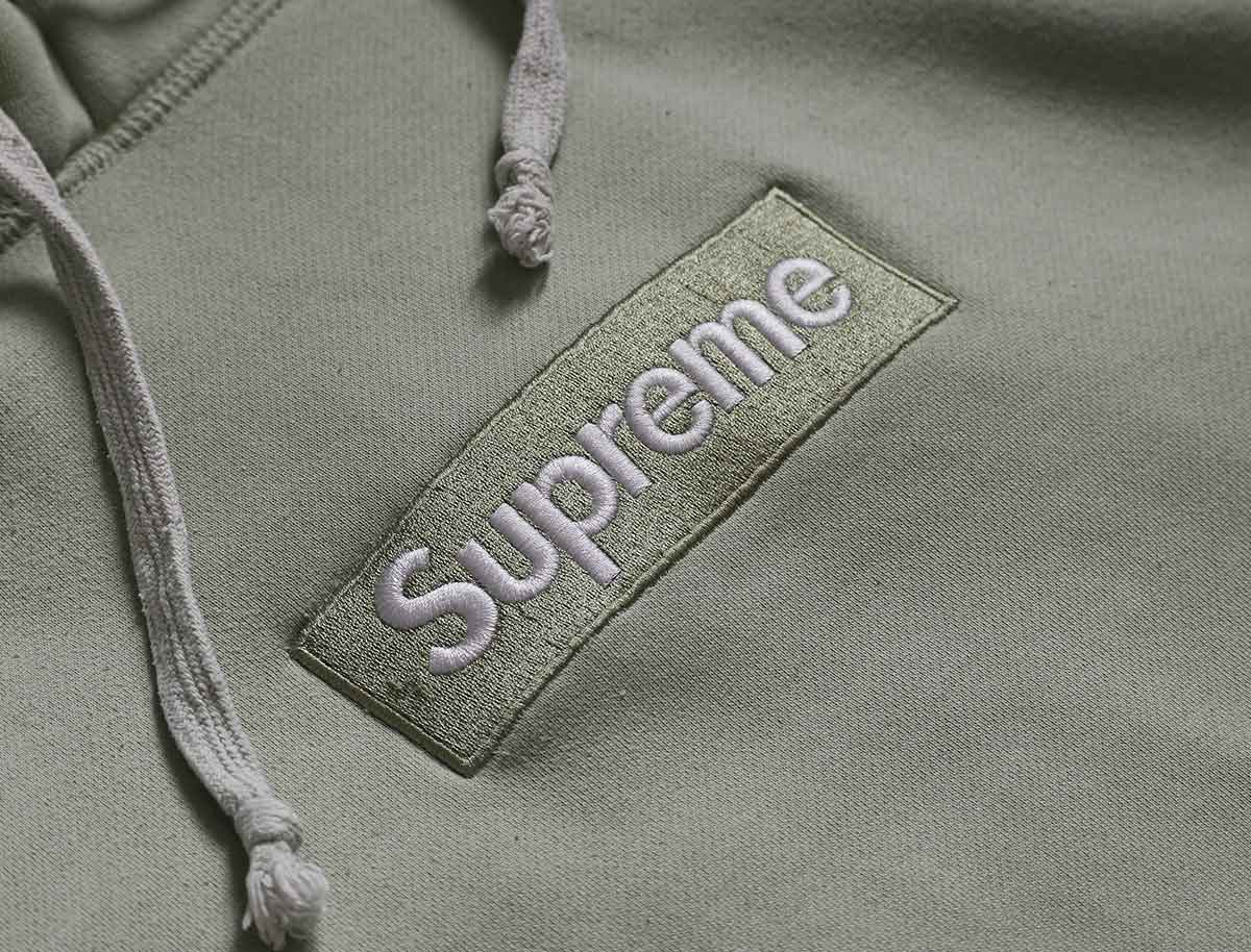 シュプリームの買取はどこがいい？買取相場や高価買取アイテムも紹介