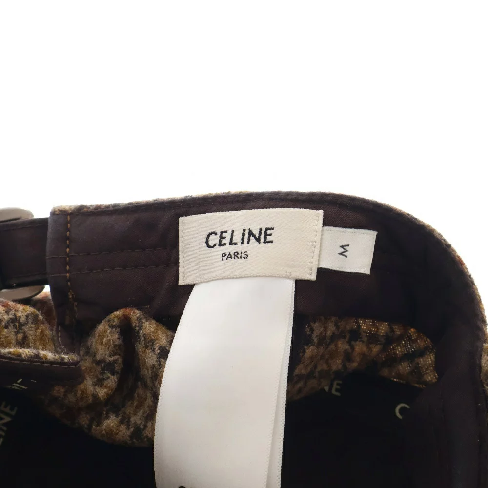 セリーヌの柄キャップのブランドタグアップ写真