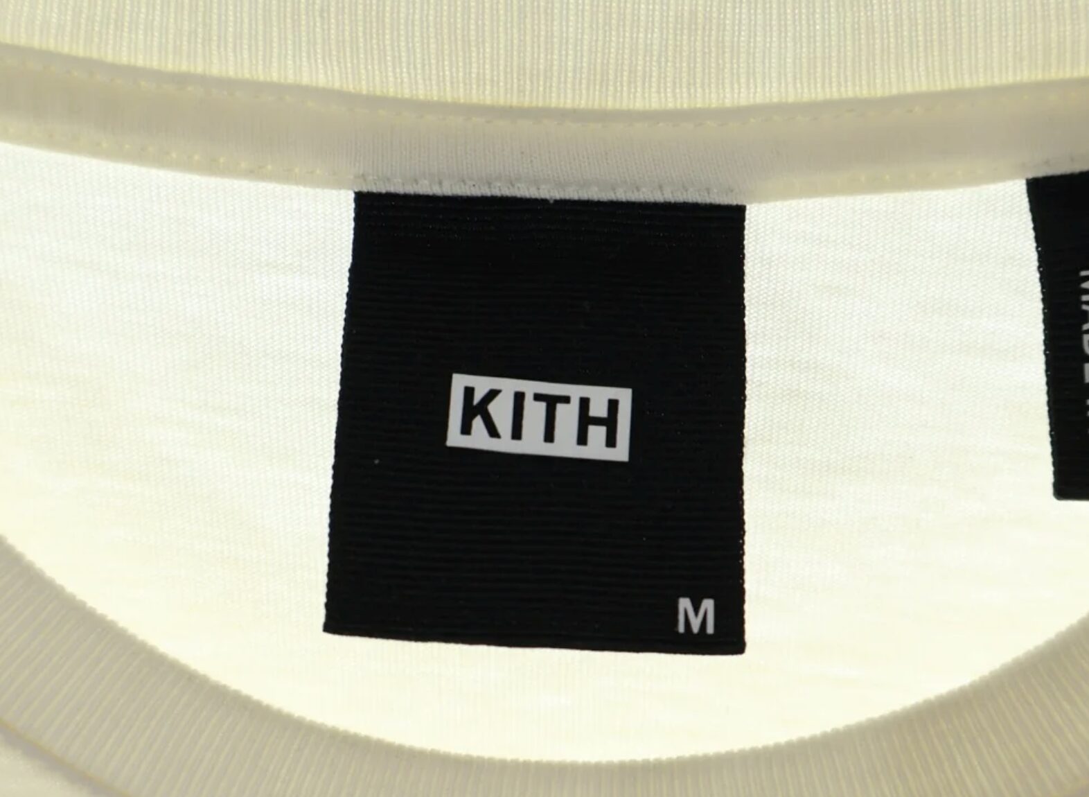 KITH（キス）偽物を見分ける7つのポイント！タグや刺繍でTシャツなどの 