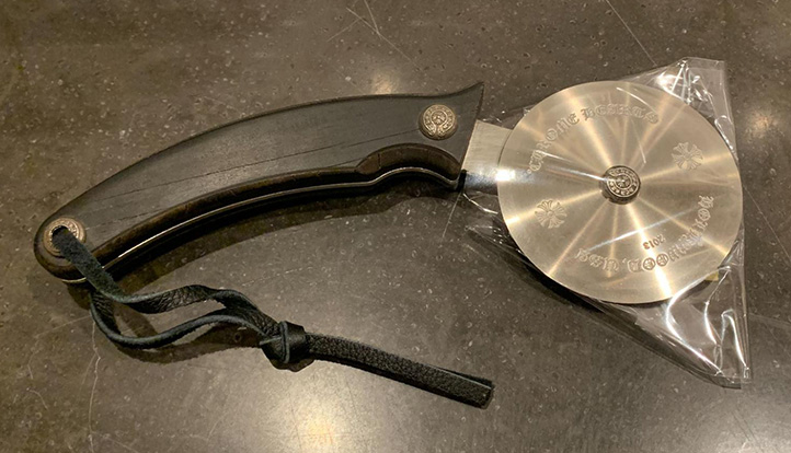 CHROME HEARTS 2013年ホリデーギフト ピザカッター CHROME HEARTS PIZZA CUTTER クロムハーツ ピザ カッター : SKYTREK