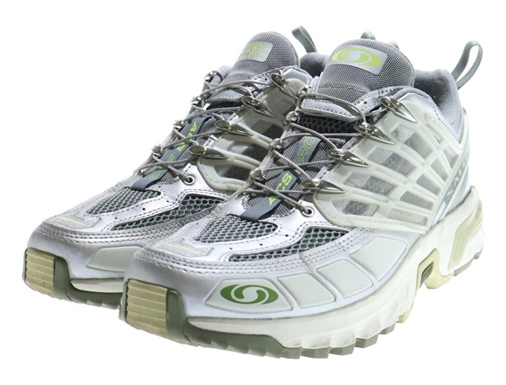 サロモン ACS PRO正規品。左右差のないアイレット（金具）と歪みのないテクニカルな造形。