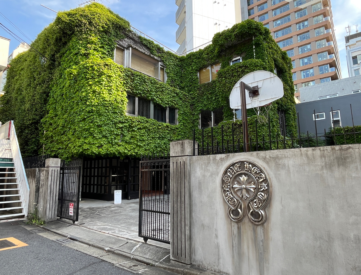 クロムハーツはどこで買える？日本正規店の最新情報・買えないときの